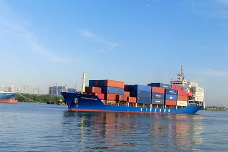 Professional shipping services from Ho Chi Minh City to Hanoi